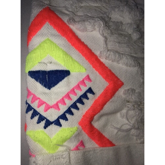 New Carmar Mid Rise White Denim Shorts LF Store Cotton Distressed Embroidered 24 - Picture 5 of 9